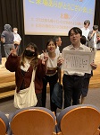 本校生徒とパチリ